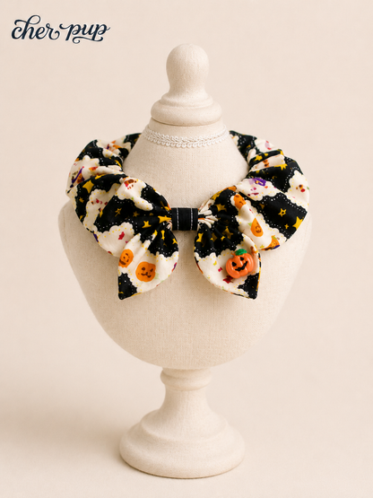 Spooky Sweetheart Collar product detail on display